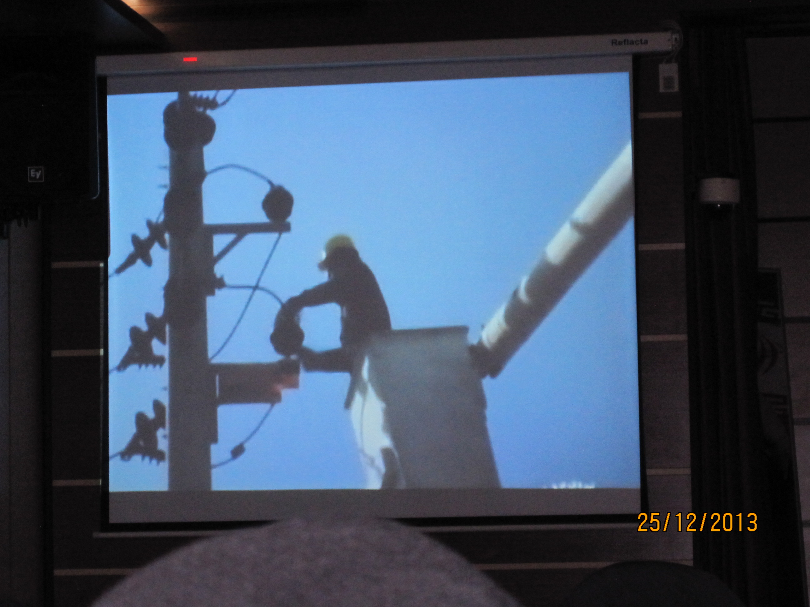 نیروی برق استان تهران 21